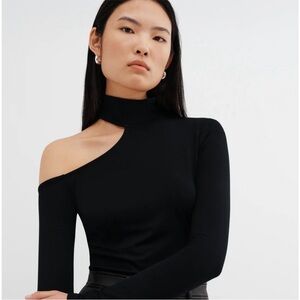 Marcella NYC Evan Mock Neck Cut Out Top Size Large